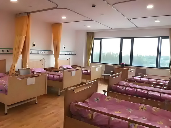 痞妃谋，邪王恕不约